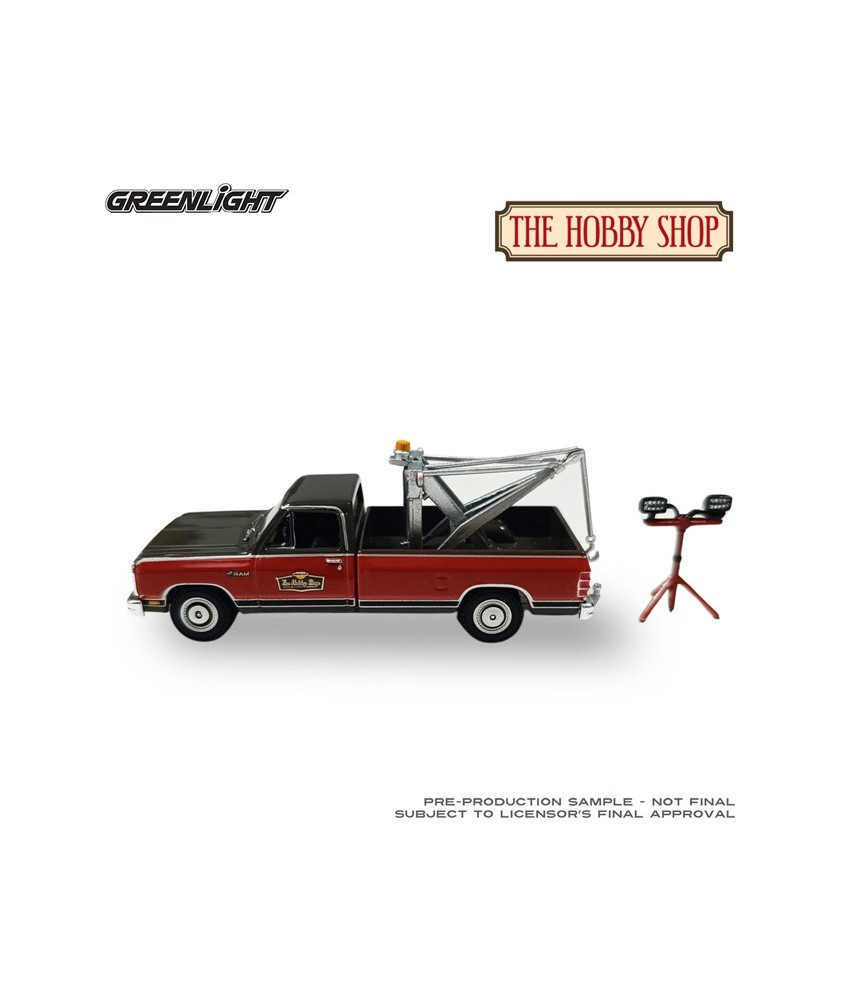 Greenlight The Hobby Shop Series 17 - 1983 Dodge Ram D-100 Royal SE with Drop-In Tow Hook and Work Lights