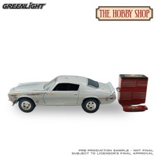 Greenlight The Hobby Shop Series 17 - 1970 Chevrolet Camaro Unrestored with Tool Cart and Creeper