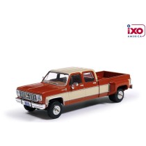 IXO America Model Cars - 1975 Chevrolet K30 Crew Cab Dually Truck