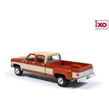 IXO America Model Cars - 1975 Chevrolet K30 Crew Cab Dually Truck