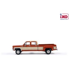 IXO America Model Cars - 1975 Chevrolet K30 Crew Cab Dually Truck