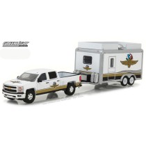 Hobby Exclusive - Chevy Silverado and Concession Trailer