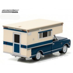 Hobby Exclusive - 1968 Chevrolet C-10 with Large Camper