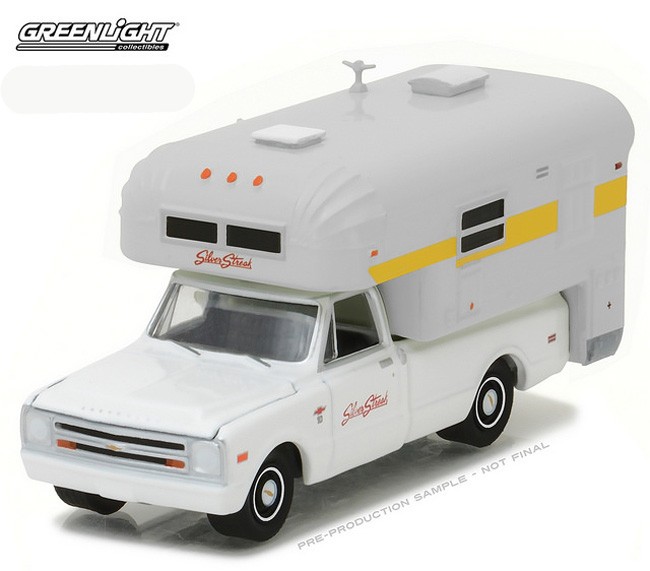 Greenlight Hobby Exclusive - 1968 Chevy C-10 with Silver Streak