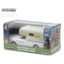 Hobby Exclusive - 1968 Chevrolet C-10 with Silver Streak Camper