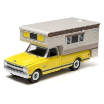 Hobby Exclusive - 1970 Chevrolet C10 Cheyenne with Large Camper