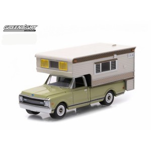 Greenlight Hobby Exclusive - 1969 Chevrolet C10 with Large Camper