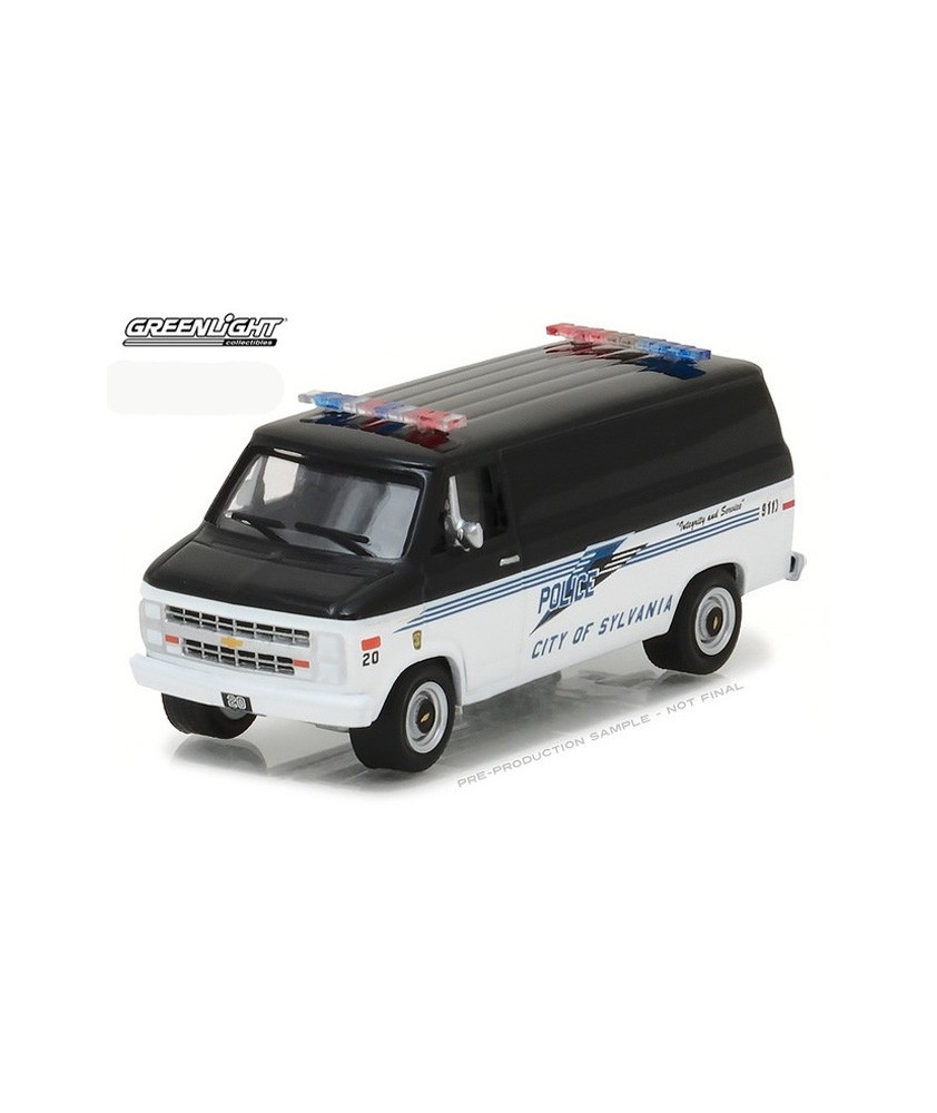 Hot Pursuit Series 24 - 1985 Chevy G20 Van Sylvania Police