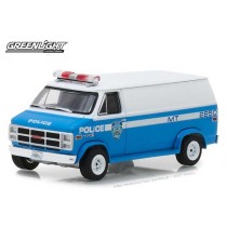 Greenlight Hot Pursuit Series 28 - 1987 GMC Vandura NYPD