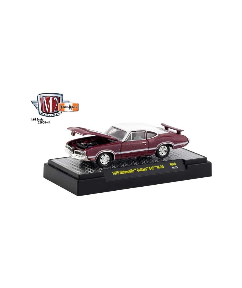 M2 Machines Detroit Muscle Release 44 - 1970 Oldsmobile Cutlass 442 W-30