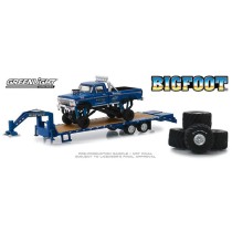 Greenlight Hobby Exclusive - Bigfoot Ford F-250 Monster Truck on Gooseneck Trailer