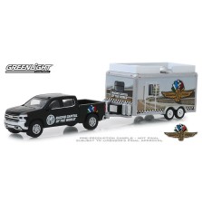 Greenlight Hobby Exclusive - 2019 Chevy Silverado with Indianapolis Motor Speedway Trailer