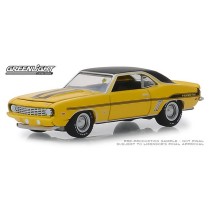 Greenlight Mecum Auctions Series 3 - 1969 Chevy Yenko Camaro