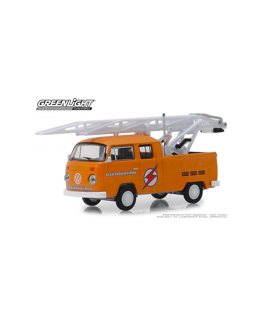 Greenlight Club Vee-Dub Series 9 - 1972 Volkswagen Type 2 Double Cab Truck with Ladder