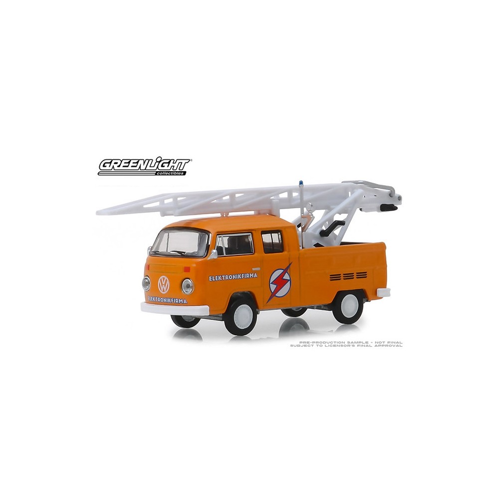 Greenlight Club Vee-Dub Series 9 - 1972 Volkswagen Type 2 Double Cab Truck with Ladder