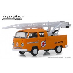 Greenlight Club Vee-Dub Series 9 - 1972 Volkswagen Type 2 Double Cab Truck with Ladder