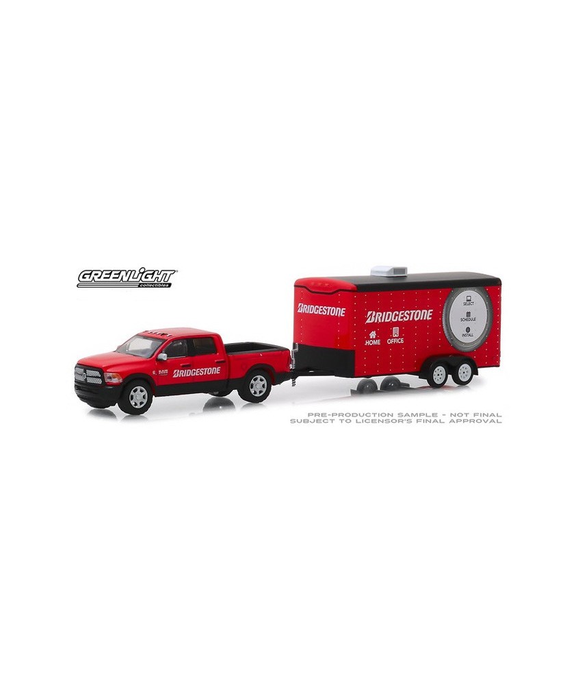 Greenlight Hitch and Tow Series 17 - 2017 RAM 2500 Big Horn and Enclose Car Hauler