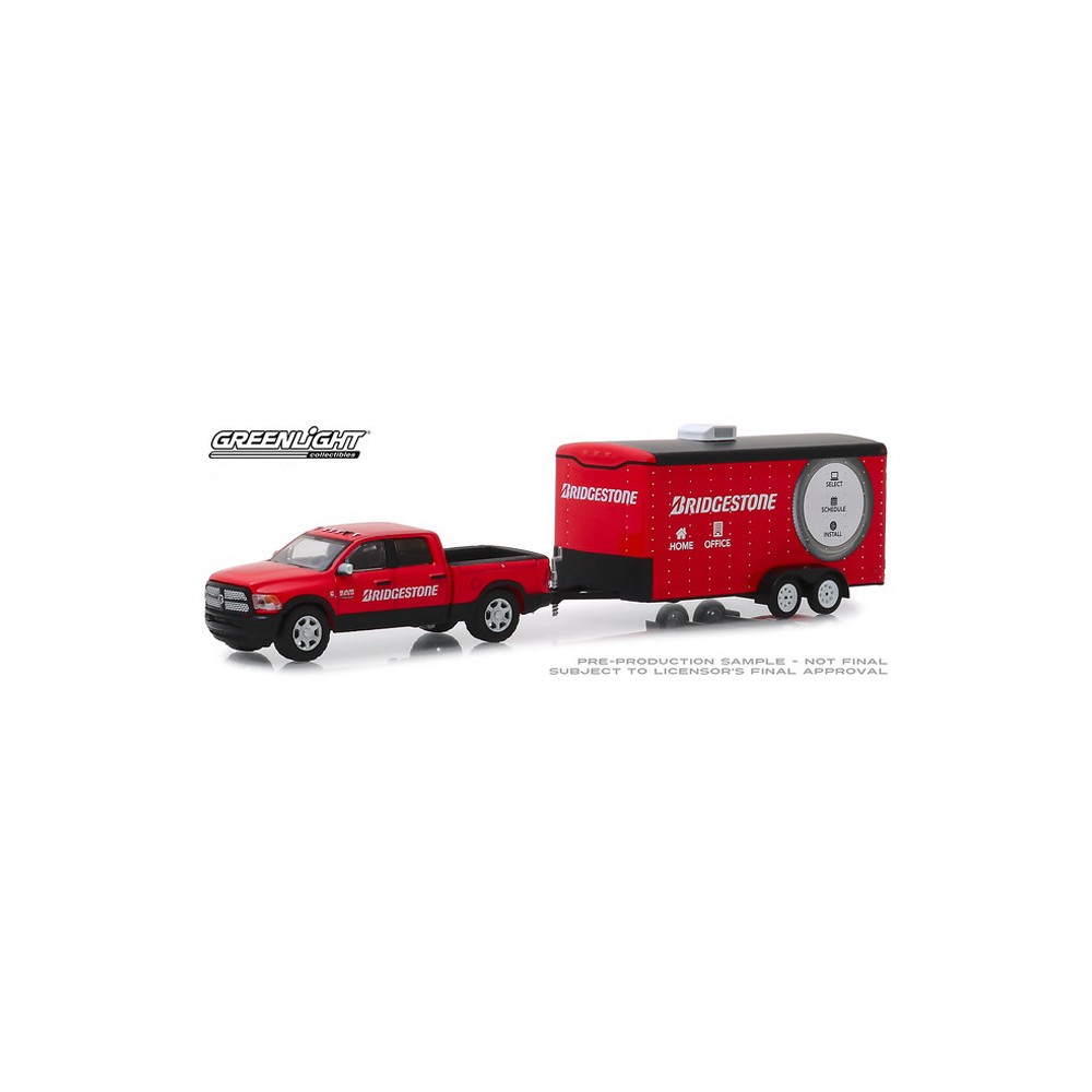 Greenlight Hitch and Tow Series 17 - 2017 RAM 2500 Big Horn and Enclose Car Hauler