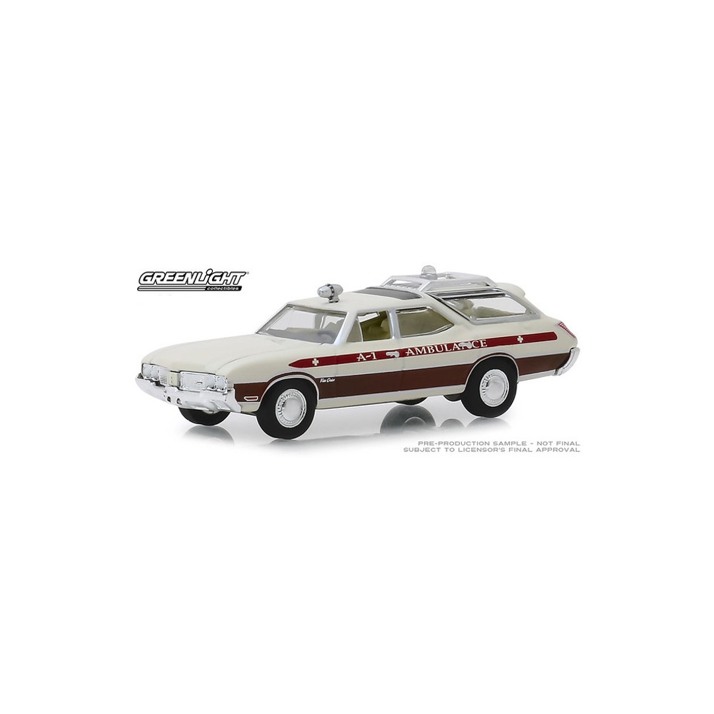Greenlight Hobby Exclusive - 1970 Oldsmobile Vista Cruiser Ambulance