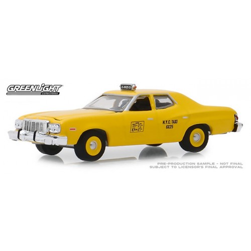 Greenlight Hobby Exclusive - 1975 Ford Torino NYC Taxi
