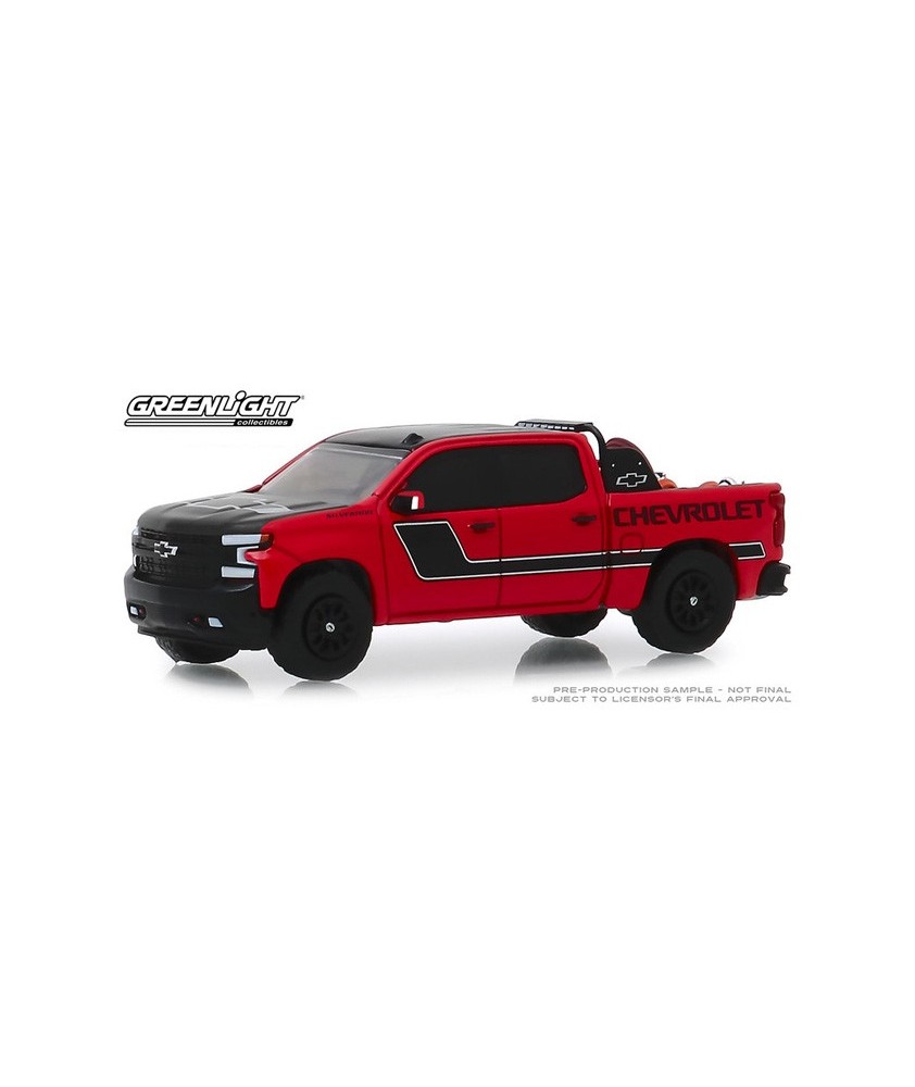 Greenlight Hobby Exclusive - 2019 Chevy Silverado with Safety Equipment