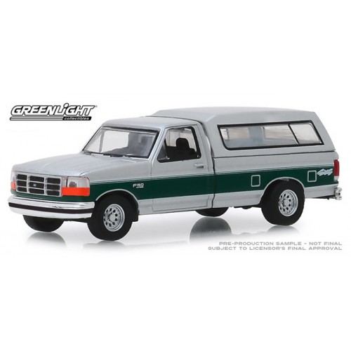 Greenlight Blue Collar Series 6 - 1996 Ford F-150 XLT with Camper Shell