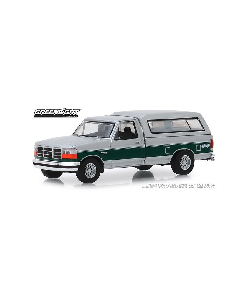 Greenlight Blue Collar Series 6 - 1996 Ford F-150 XLT with Camper Shell