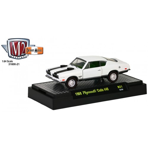 M2 Machines Detroit Muscle Release 21 - 1969 Plymouth Cuda 440 Clamshell Package