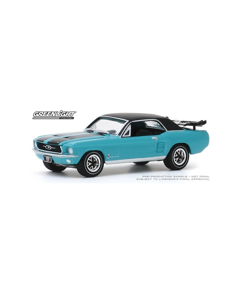 Greenlight Hobby Exclusive - 1967 Ford Mustang Coupe Ski Country Special