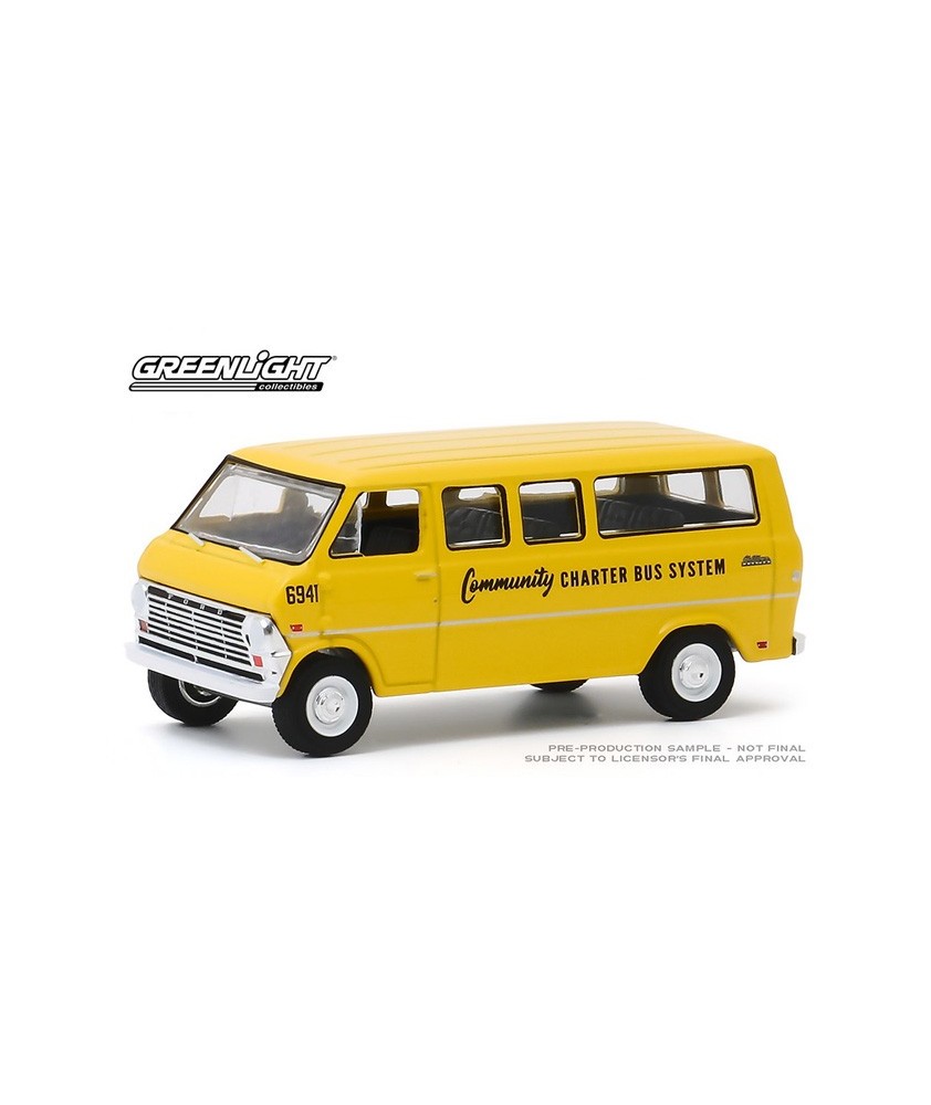 Greenlight Hobby Exclusive - 1968 Ford Club Wagon School Bus