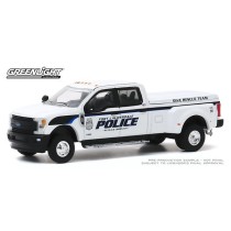 Greenlight Dually Drivers Series 4 - 2019 Ford F-350 Police Dive Rescue Truck