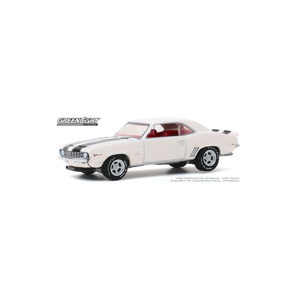 Rally Red 1:64 Scale Greenlight 13230-A Muscle Series 21-1967 Chevrolet Yenko Camaro