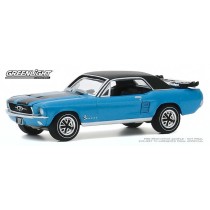 Greenlight Hobby Exclusive - 1967 Ford Mustang Coupe Ski Country Special