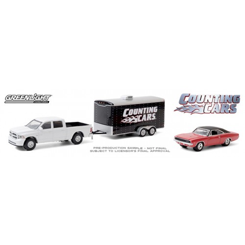 Greenlight Hollywood Hitch and Tow Series 8 - 2014 RAM 1500 with 1968 Dodge Charger R/T Counting Cars