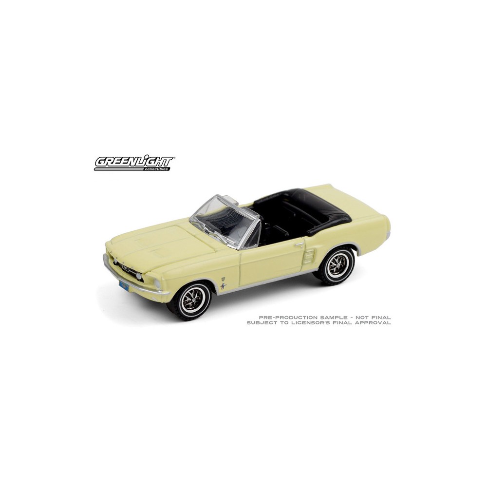 Greenlight Hobby Exclusive - 1967 Ford Mustang Convertible High Country Special