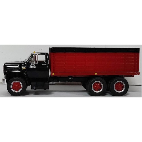 DCP by First Gear - Chevy C65 Tandem Axle Grain Truck