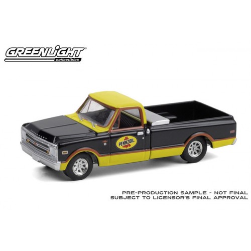 Greenlight Running on Empty Series 12 - 1968 Chevrolet C-10 with Toolbox