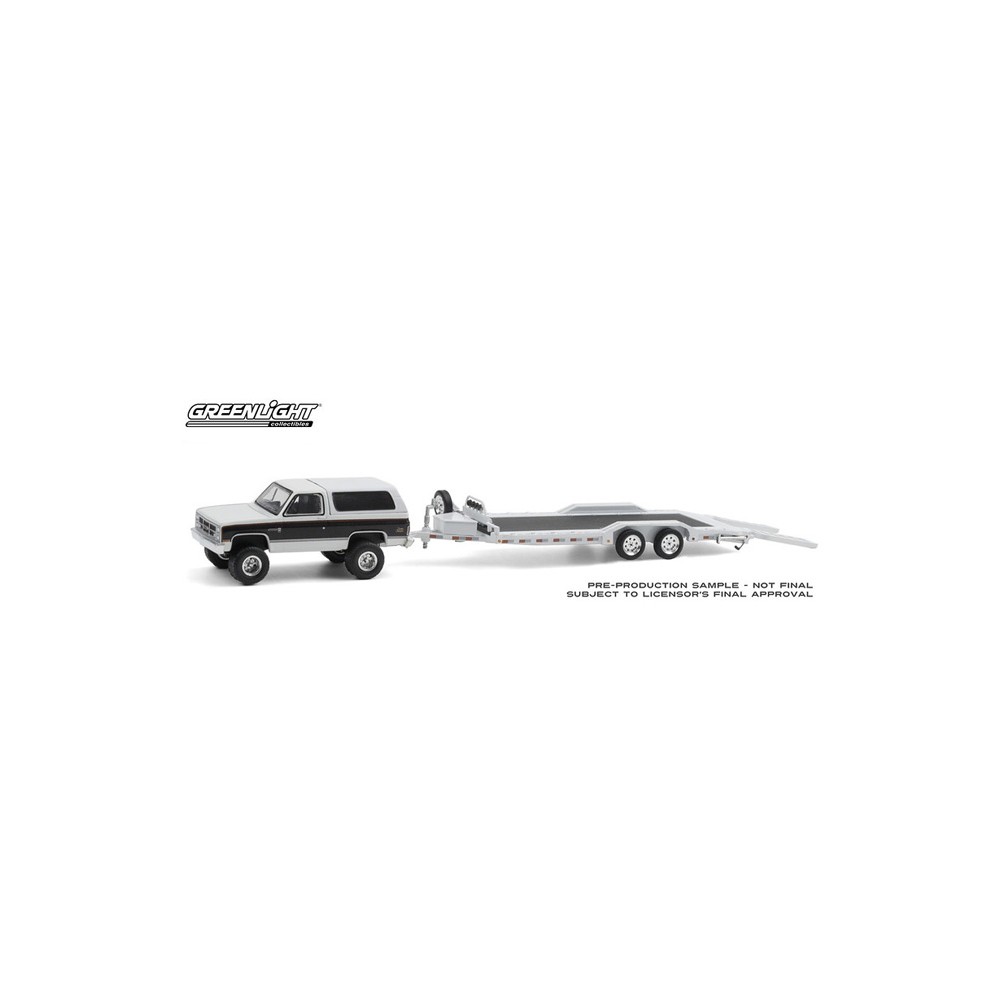 Greenlight Hitch and Tow Series 21 - 1983 GMC Jimmy Sierra and Heavy Duty Car Hauler