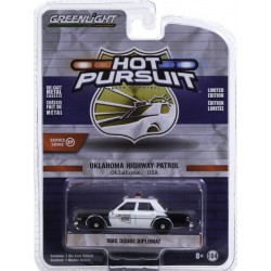Greenlight Hot Pursuit Series 37 - 1985 Dodge Diplomat