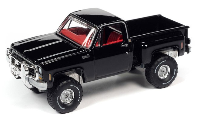 2020 Auto World Release 5B 1980 Chevy Custom Deluxe 10 Stepside 4x4 