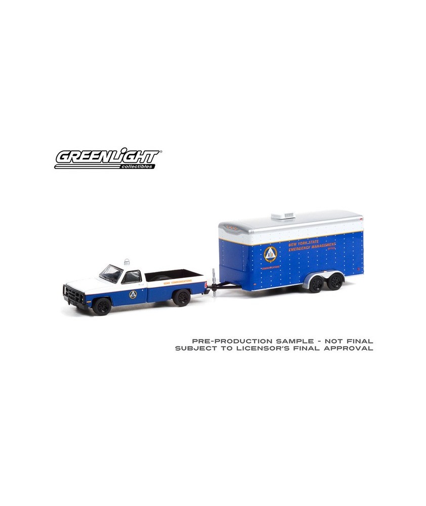 Greenlight Hitch and Tow Series 22 - 1987 Chevrolet M1008 with Communications Trailer