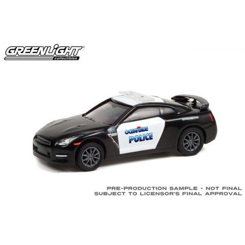 Greenlight Hot Pursuit Series 38 - 2015 Nissan GT-R Oceanside Police Department