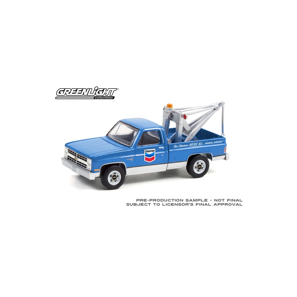 Greenlight Blue Collar Series 9 - 1983 Chevrolet C20 Scottsdale with Drop-In Tow Hook
