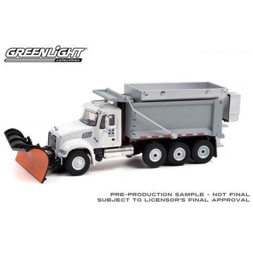 Greenlight S.D. Trucks Series 13 - 2019 Mack Granite Dump Truck