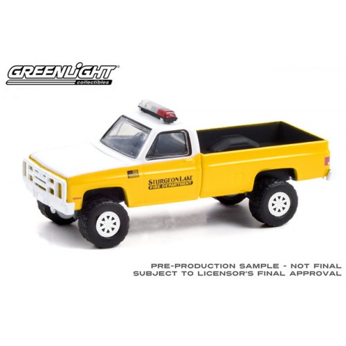 Greenlight Fire and Resue Series 1 - 1987 Chevrolet M1008 4X4 Sturgeon Lake Fire Department