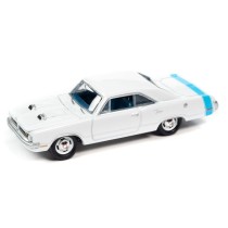 Johnny Lightning Muscle Cars USA 2021 Release 3A - 1970 Dodge Dart Swinger