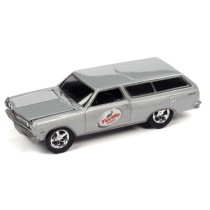 Johnny Lightning Muscle Cars USA 2021 Release 3B - 1965 Chevy Chevelle Wagon Turtle Wax