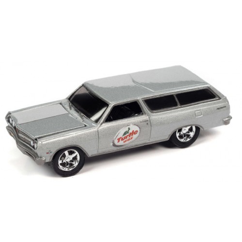 Johnny Lightning Muscle Cars USA 2021 Release 3B - 1965 Chevy Chevelle Wagon Turtle Wax