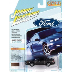 Johnny Lightning Classic Gold 2021 Release 3A - 2003 Ford Mustang