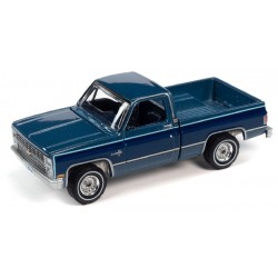Auto World Premium 2021 Release 4A - 1984 Chevy Silverado 10 Fleetside